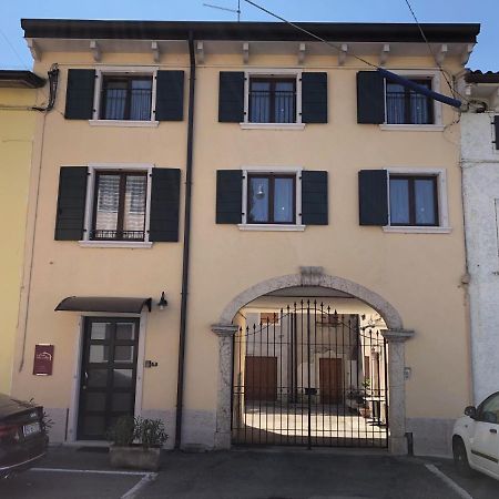 La Casa Della Ada Hotel Castelnuovo del Garda Exterior photo
